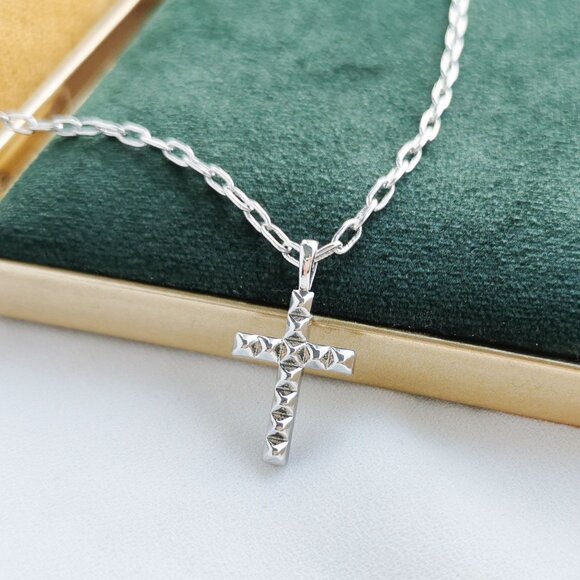 Kendra Scott Silver Jada Cross Short Necklace - Picture 4 of 4